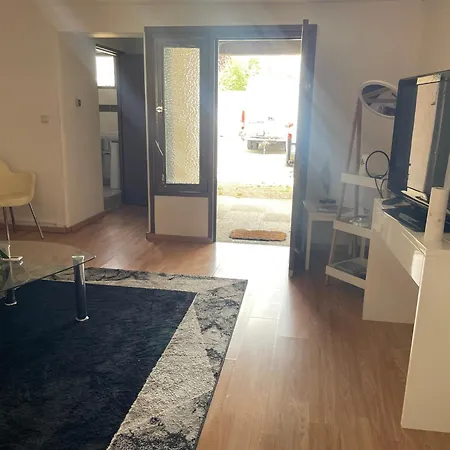 Apparement Spacieux Au Centre De דירה